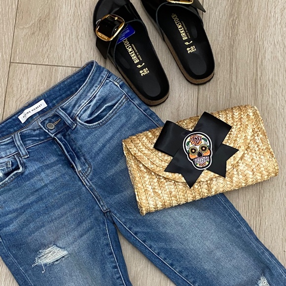 Rattan Straw Clutch with Black Bow and Sugar Skull - Picture 3 of 6